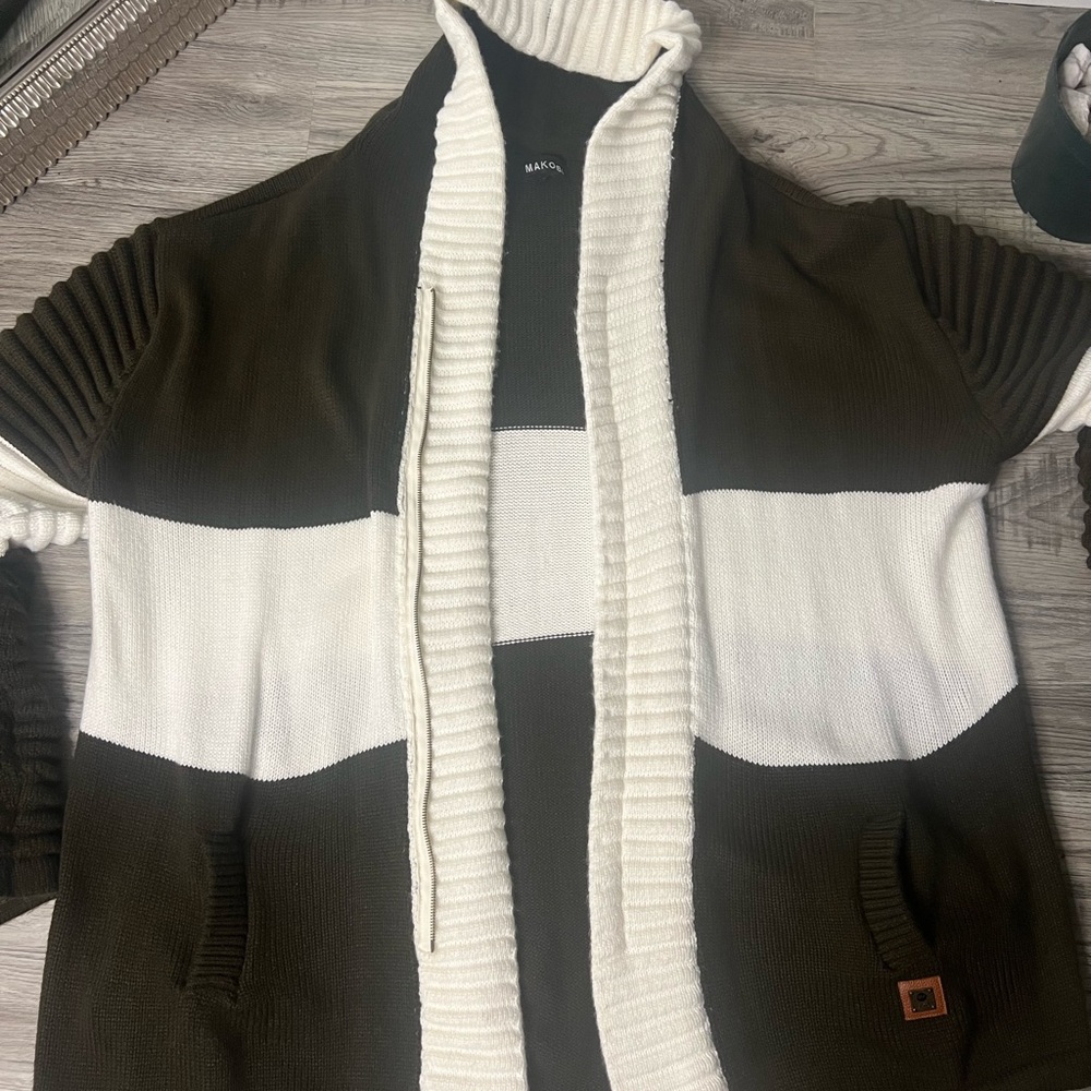 GIOVANNI TWO-TONE SWEATER OLIVE